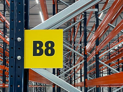 informatiebord magazijn logistiek industrie warehouse
